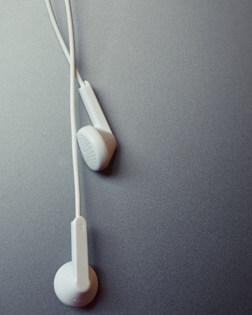 Handsfree, Wired earphones
